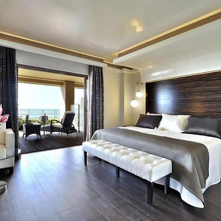Vincci Seleccion Aleysa Hotel Benalmádena Exterior foto A bedroom at the hotel
