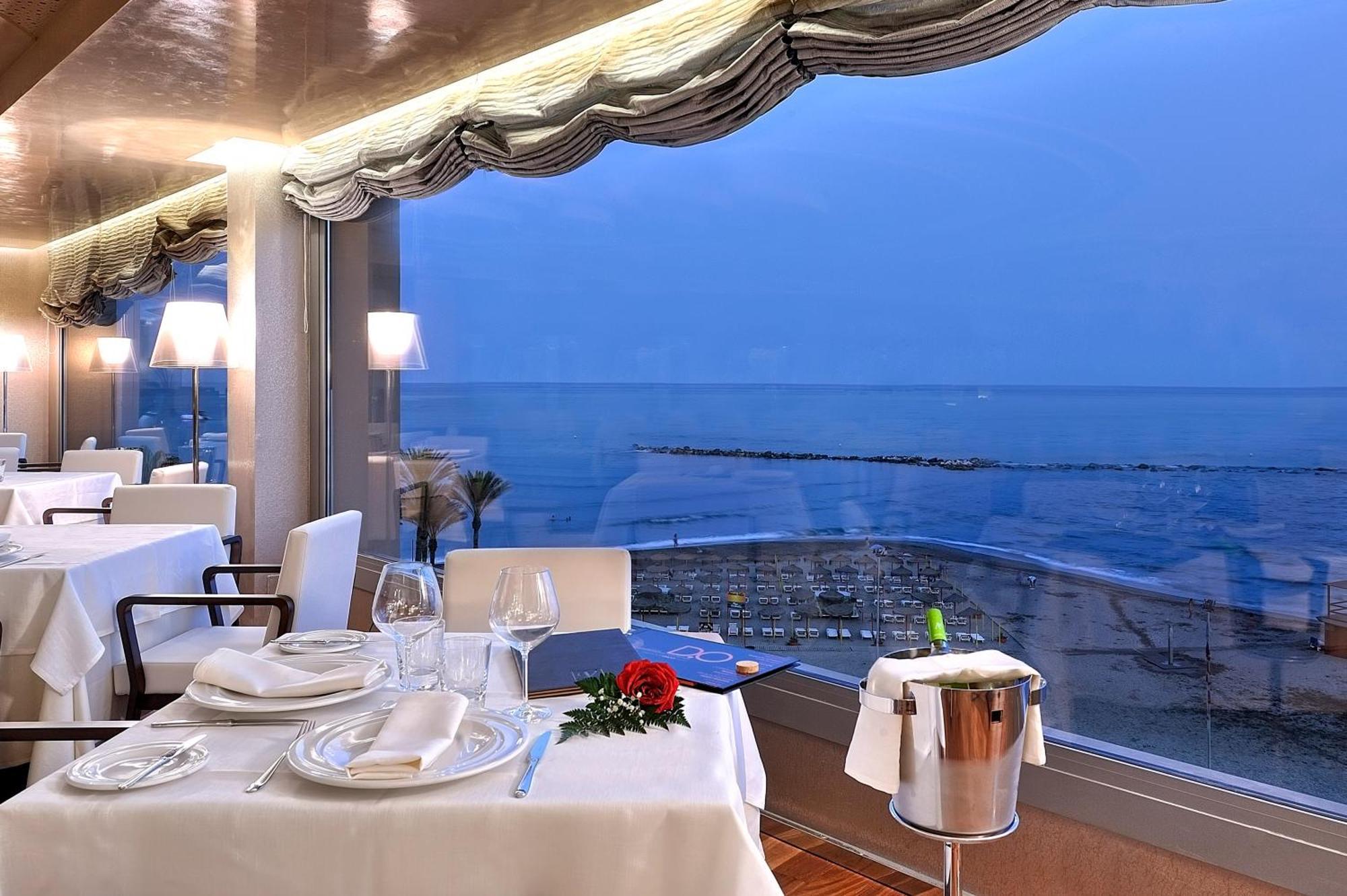 Vincci Seleccion Aleysa Hotel Benalmádena Exterior foto Restaurant