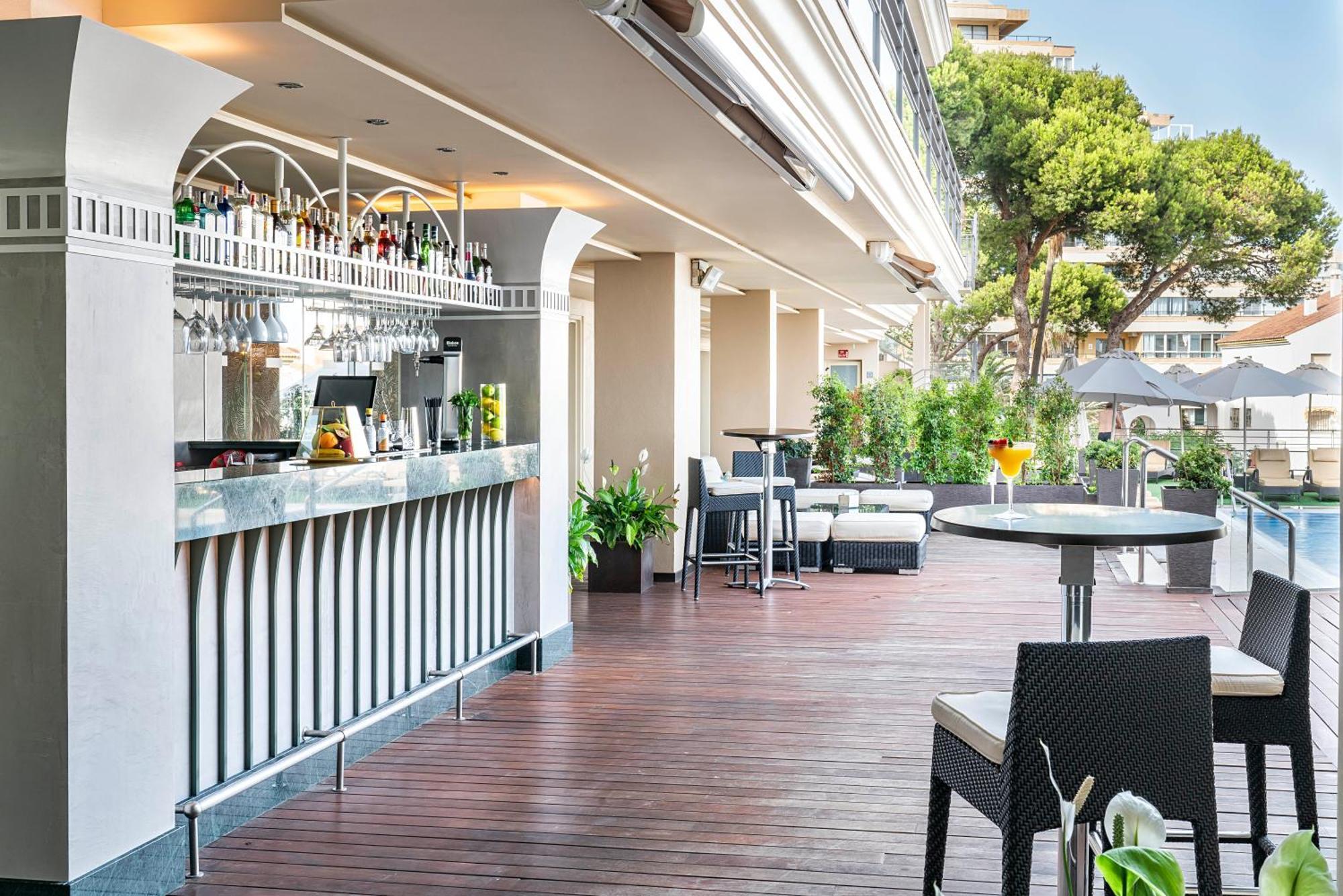 Vincci Seleccion Aleysa Hotel Benalmádena Exterior foto The Pool Bar
